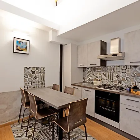 Hermann Apartment