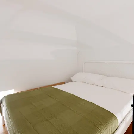 Apartment Hermann Catania