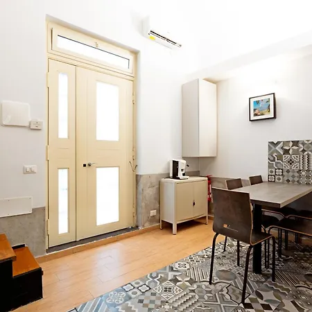 Apartment Hermann Catania